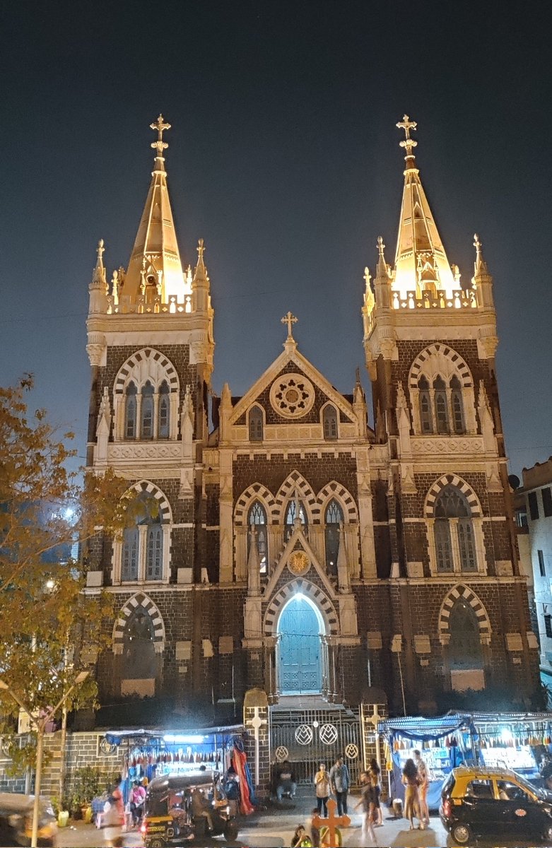 Blissful Night 🙏✨
#MountMaryChurch #Bandra #Mumbai #photooftheday