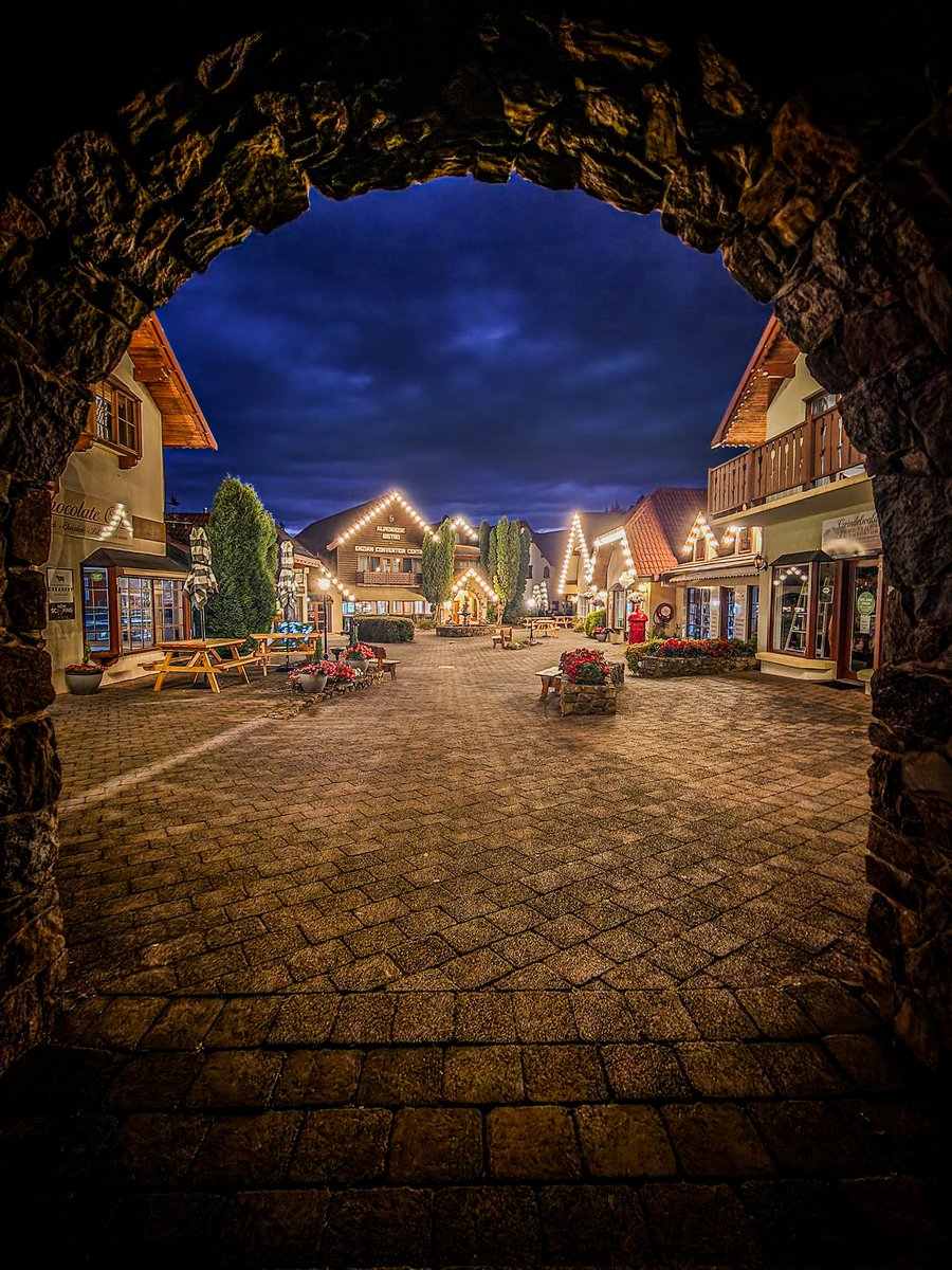 TasScenery's tweet photo. The Swiss Village at Grindelwald in Tasmania's North.
#grindlewald #Swiss #village #lights #night #stone #tasmania #north #photo #photography #tasmanianscenery https://t.co/XvNDZApcE2