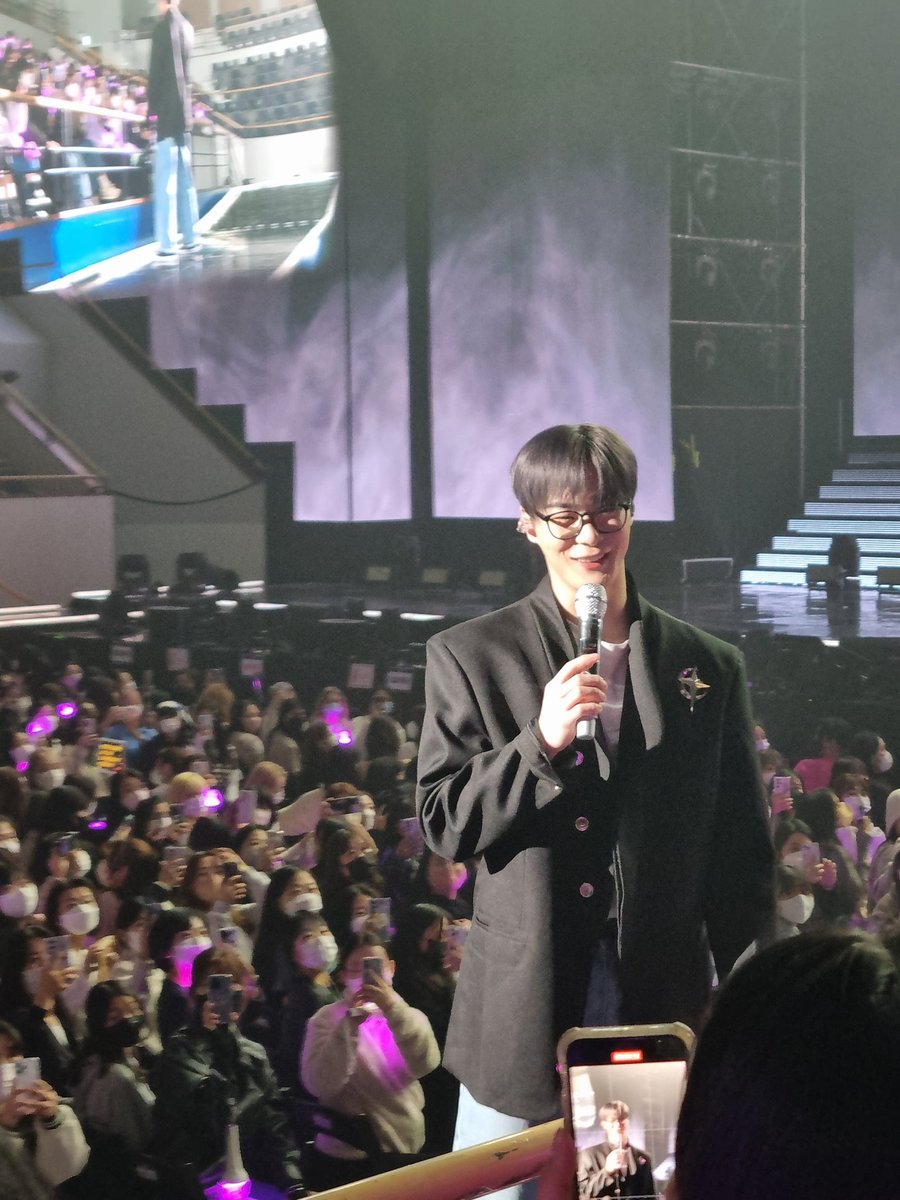 juheehee_04's tweet photo. 진짜 가깝다 https://t.co/7sdSC83ZS9