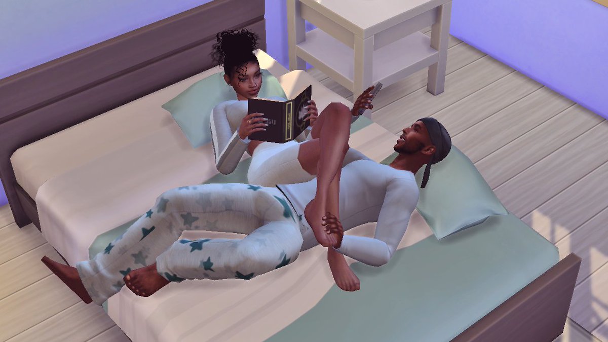 SmurfetteSims's tweet image. OMG, how cute are they? Just enjoying Saturday Morning chillin in bed!!! Love them #DeenandBria #ShowUsYourSims #simjammers #Sims4Infants
