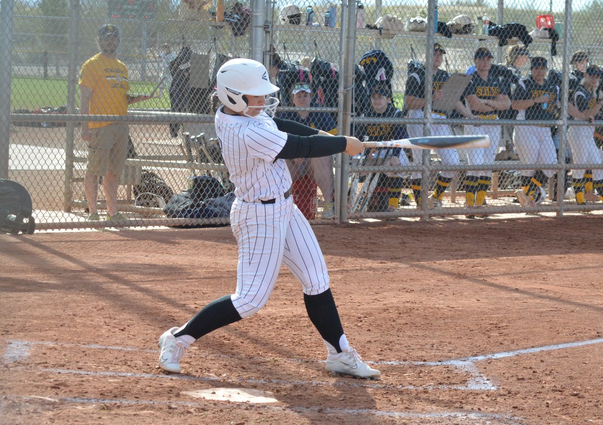 ParkBuccaneers's tweet photo. Softball Reaches 20-win Plateau with Sweep of USK

https://t.co/ceiWjbj9aq https://t.co/bPbaxmdK0T
