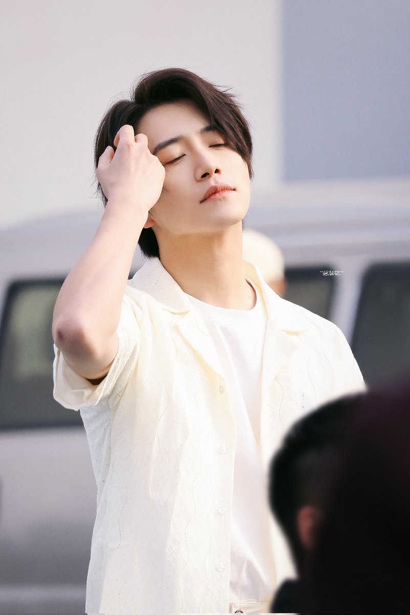 230312 💚 BoYuan at work 

©远征纪_伯远VOYAGE之书No0211 weibo.com/3744580414/MxZ…

#伯远 #BoYuan #ป๋อหย่วน #보위엔 #BáViễn #INTO1