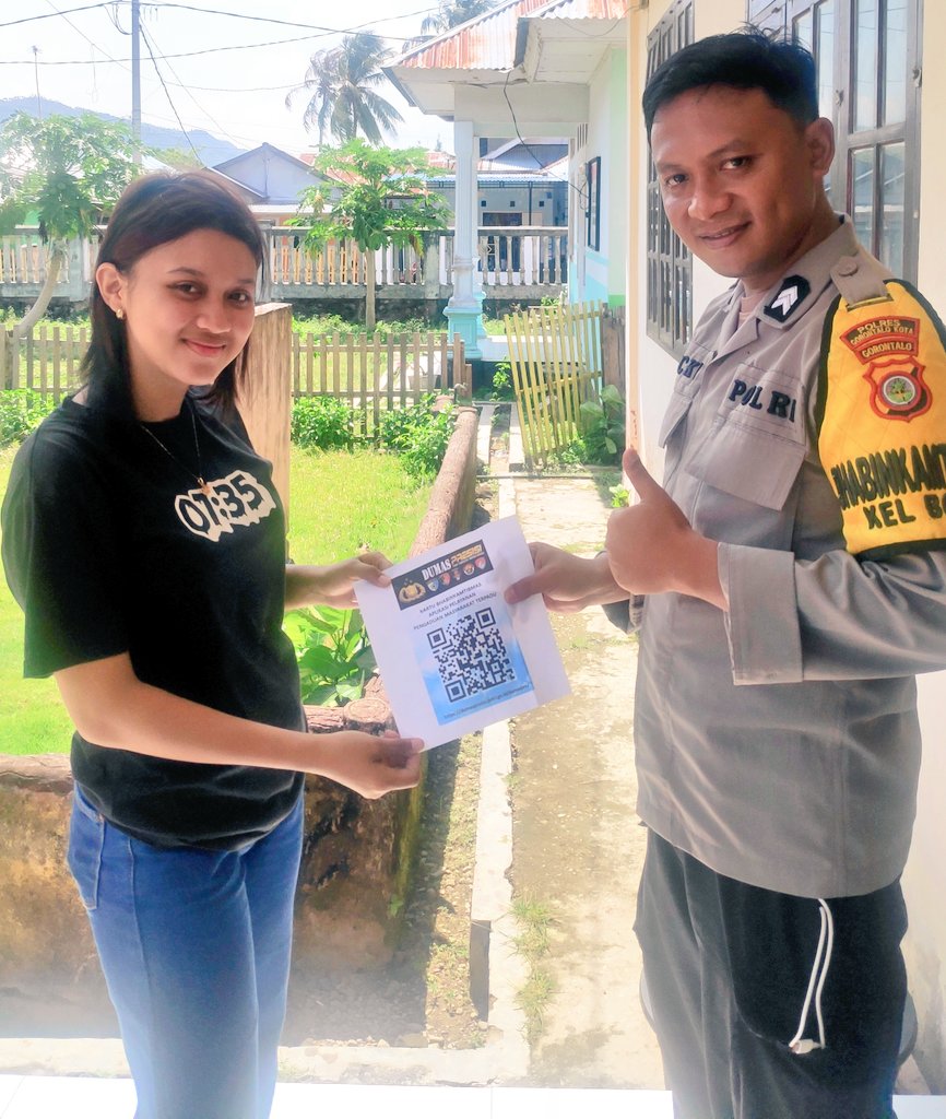 Bhabin_Botu's tweet photo. Sosialisasi DUMAS PRESISI &amp; Layanan CALL CENTER POLRI 110 Kepada warga masyarakat di Kelurahan Botu

#KapolrestaGorontaloKota #PoldaGorontalo #PolriPresisi #DivisiHumasiPolri #ListyoSigitPrabowo #Bhabinkamtibmas #PolsekKotaTimur #polisi_indonesia https://t.co/87YWjUF8ga