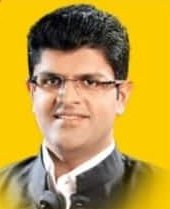 NajishEngineer's tweet photo. किसानों के लिए "दादा छोटूराम" लड़ा।
बुजुर्गों के लिए "ताऊ देवीलाल" अड़ा।
और अब नौजवानों के हक़ के लिए @Dchautala हुआ खड़ा ।

#रोजगार_मेरा_अधिकार https://t.co/aPzGe6pgbO