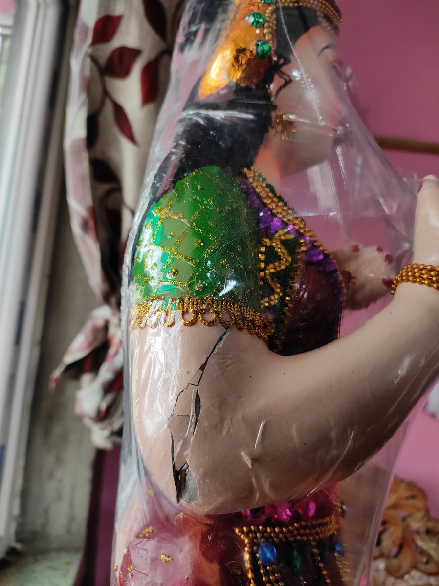 anant1985_1's tweet photo. @IndiGo6E fragile item(an idol) damaged by indigo on flight from Chennai to Kol(via Kochi) on 6th March.Though it was checked in a fragile item at Chennai,it was shockingly received on the baggage belt at Kolkata. https://t.co/t2kMGpAdbS