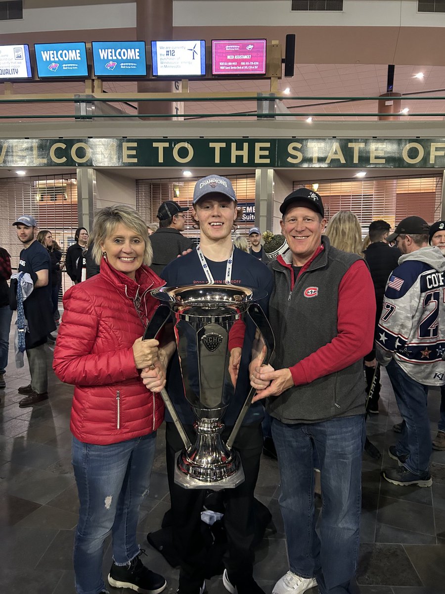 2nd half of the day was epic. #nchc ⁦<a href="/LilGuzi03/">Grant Ahcan</a>⁩  #nextstopfrozen4