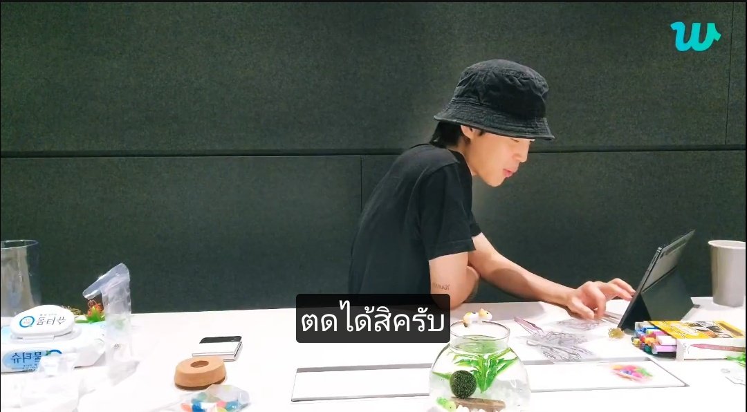 JannPinkarn's tweet photo. เพิ่งได้ดูไลฟ์แบบซับไทย 555555555 ถามมาตอบกลับไม่โกง แล้วหน้าคือขิงมาก 55555555555 https://t.co/pwzMWRmpel