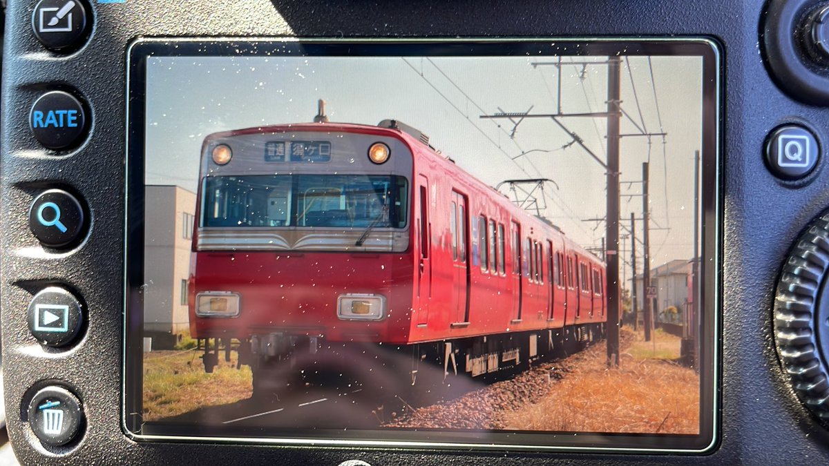 takkin_engine_d's tweet photo. 五ノ三〜佐屋間。1462列車普通須ヶ口行きは6052F+6825Fが入っています。まさか、最後の6000系本線用6R2を見れるとは思いませんでした😳
#meiun
#6052F
#6825F
#6R2 https://t.co/c2KdU8CKlj