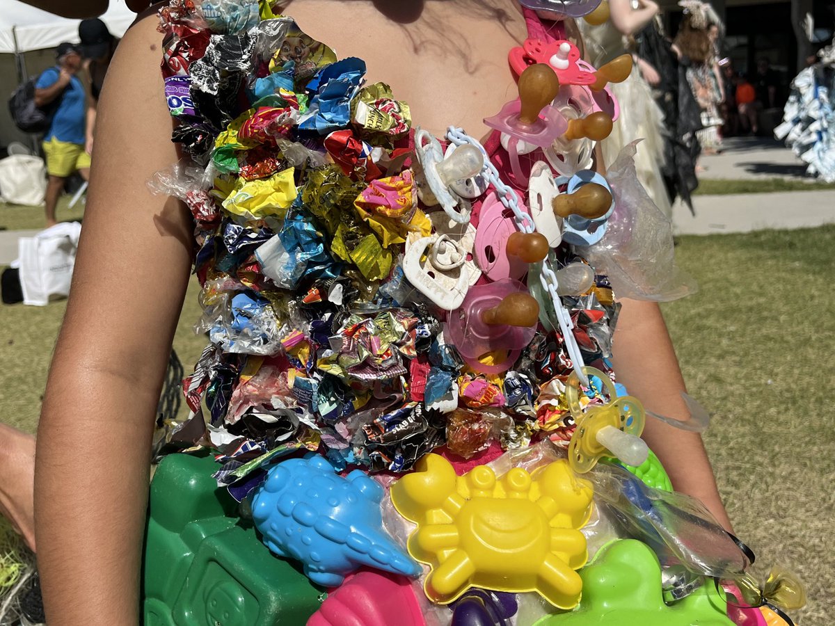 jackie_randles's tweet photo. Trashion at @OceanloversFest in Bondi! Great to see you all stocked up in marine debris @Constababble looking fabulous - how moving are these outfits made entirely ocean from rubbish? @WaverleyCouncil #iseachange https://t.co/k8tgeAXOvq
