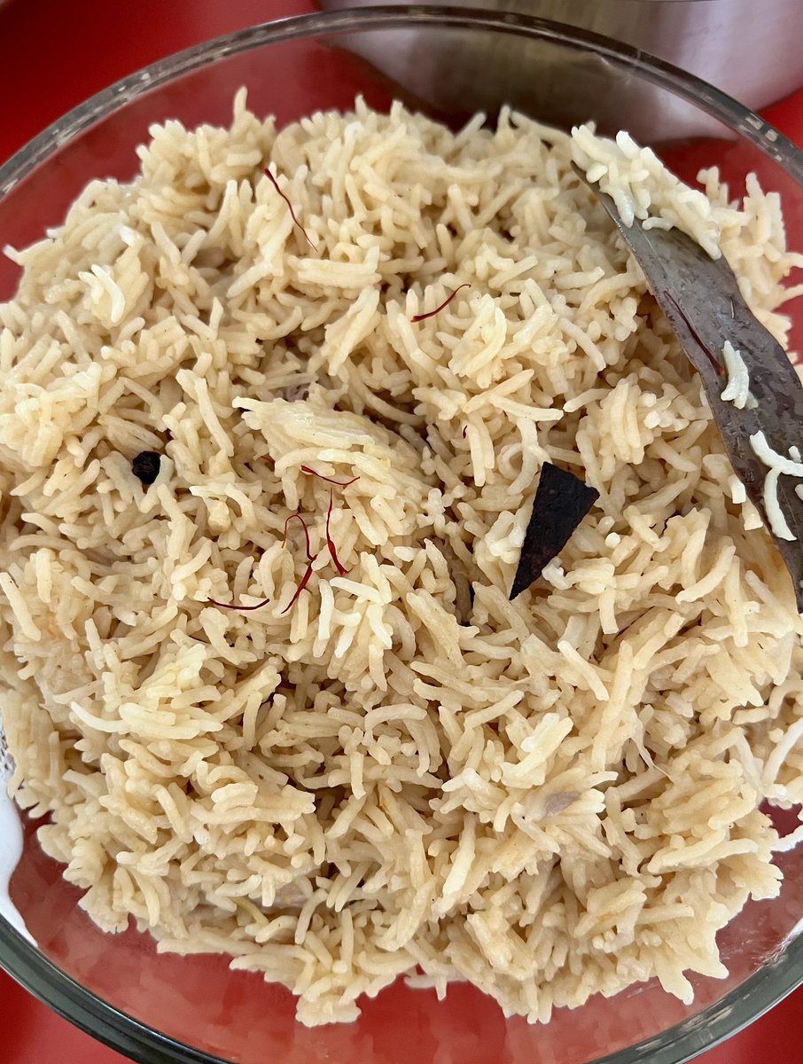 medhaoka's tweet image. #foodtwitter #Sundaymenu is reviving memories of our #faujilife Ratnuchak days with authentic Rajma, Brown shahi rice with threads of saffron, Raita and Indian coleslaw(Kachumber) ohh yes Beer Brunch🍻HAU?