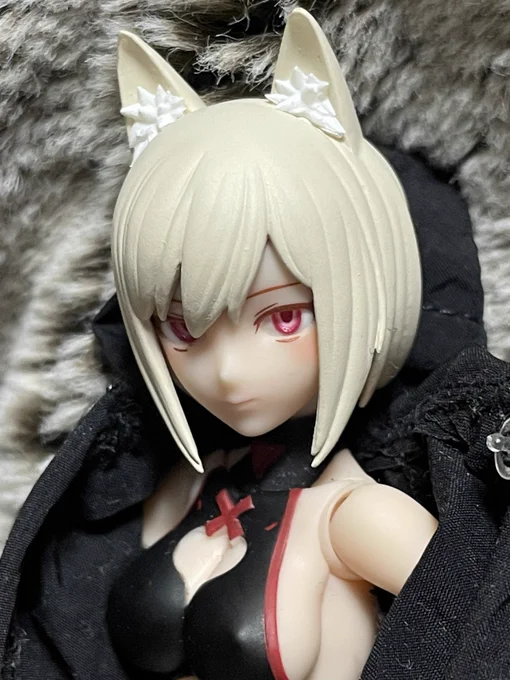 めだまやさんの新作「うめ」が赤系のドールアイだったので、蝸之殻フィギュアのウルフさんに合わせてみました。良い感じ〜! 