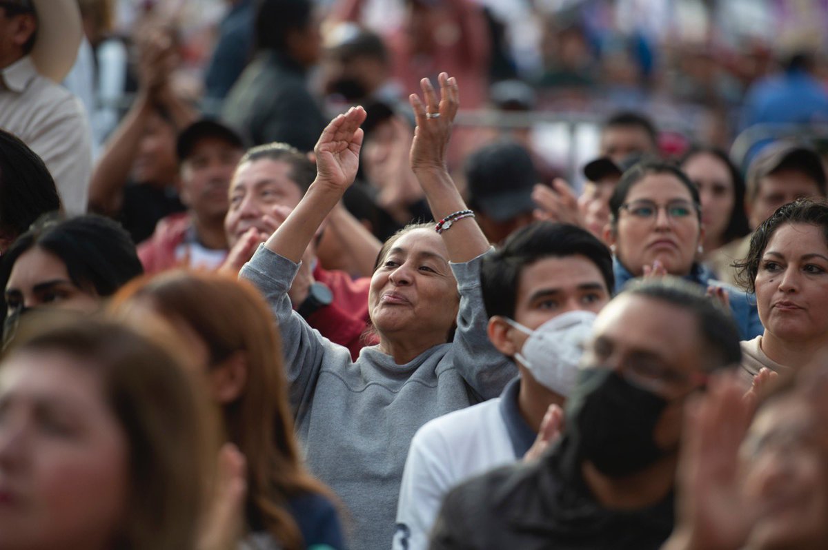 rosaicela_'s tweet photo. En su discurso, el Presidente @lopezobrador_, recordó que en la estrategia cardenista lo primero fue la atención a las demandas económicas y sociales de campesinos y obreros. #LaPatriaSeDefiende🇲🇽 #PorElRescateDeLaSoberanía 
#85AñosExpropiaciónPetrolera https://t.co/RtJ6Mrm6wN