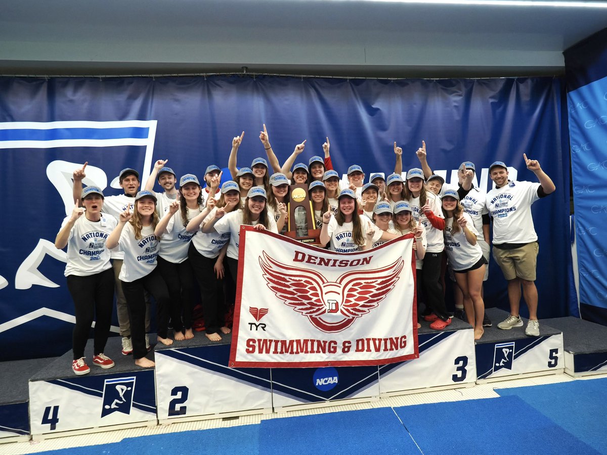 DenisonSports's tweet photo. NATIONAL CHAMPIONS!!

@DenisonSwimDive 

📸: Linda Striggo https://t.co/pb6v99en9V