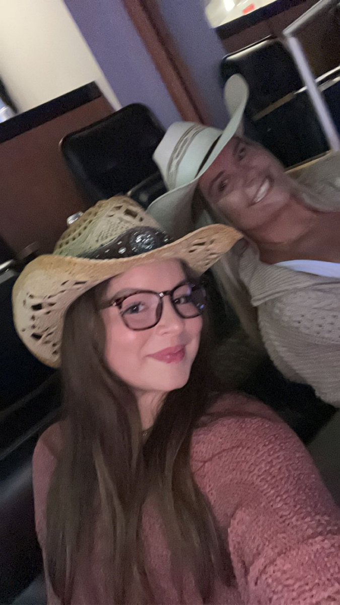 liddylou5's tweet photo. #BSKANSASCITY #bskansascity let’s go!!!🤠😆😍🥰 https://t.co/eWrLsekQCQ