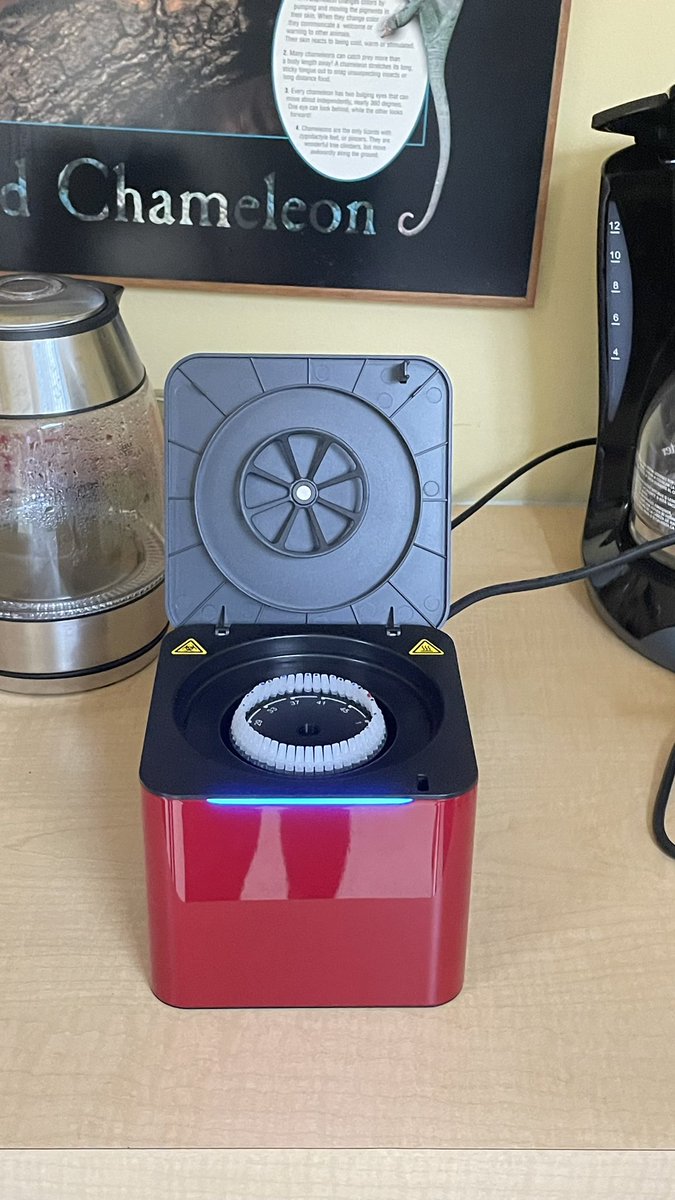 yalianachichaco's tweet photo. An amazing week running & analyzing some fish market shark’s samples with this new machine named #MicqPCR. A positive advance in science so now we can monitoring sustainable shark’s and ray’s fisheries in Panamá.
Thank u Cindy & Valerie for this amazing workshop, we enjoy it🦈 https://t.co/cKErg9rjC0