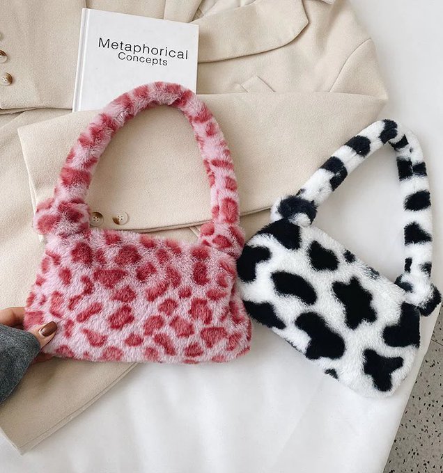 PopsiMary's tweet photo. fluffy fur bags https://t.co/WYMgA6X4pX