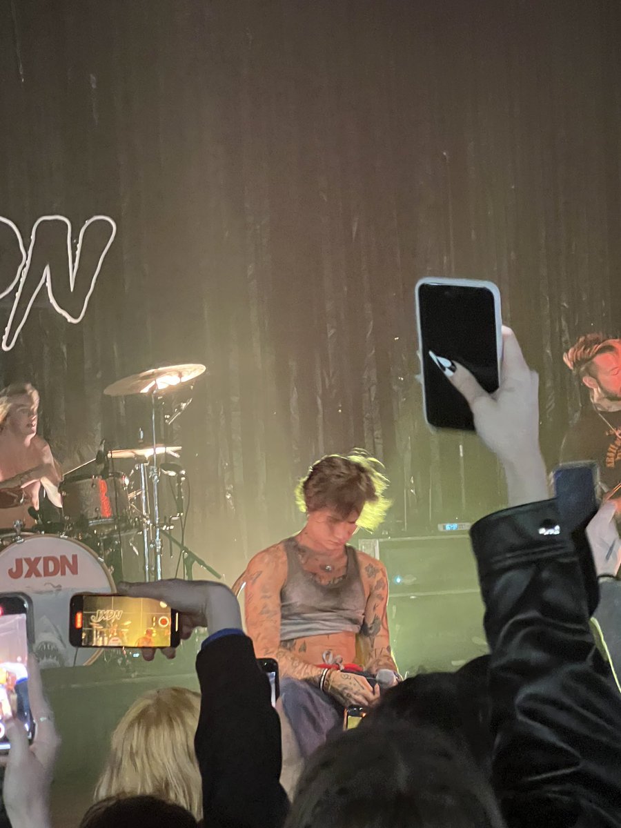 savanna_h27's tweet image. #jxdnBuffalo @jxdn concert was absolutely phenomenal still can’t stop thinking about it. i’ll probably be posing videos and pictures for like the next week tbh but @jxdn you absolutely slayed yesterday 💜