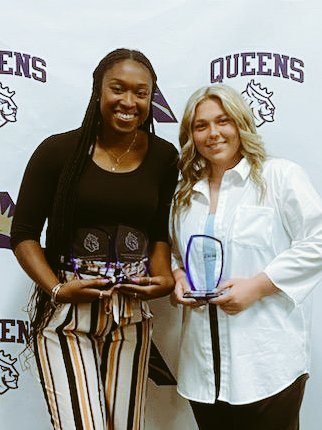 Congratulations to the 2022 team for making history, Thank you seniors for all you have done for the program!

Firsts in Queens D1 History
<a href="/erica_turner01/">Erica Turner</a> 1️⃣ Shutout
<a href="/niagaitherr/">nia 💓</a> 1️⃣ Goal
<a href="/durant_girah/">Girah Durant</a> 1️⃣ Assist

<a href="/loganpace99/">Logan Pace</a> First Season Impact 
Jada Palmer 2022 MVP &amp; CROWN Award