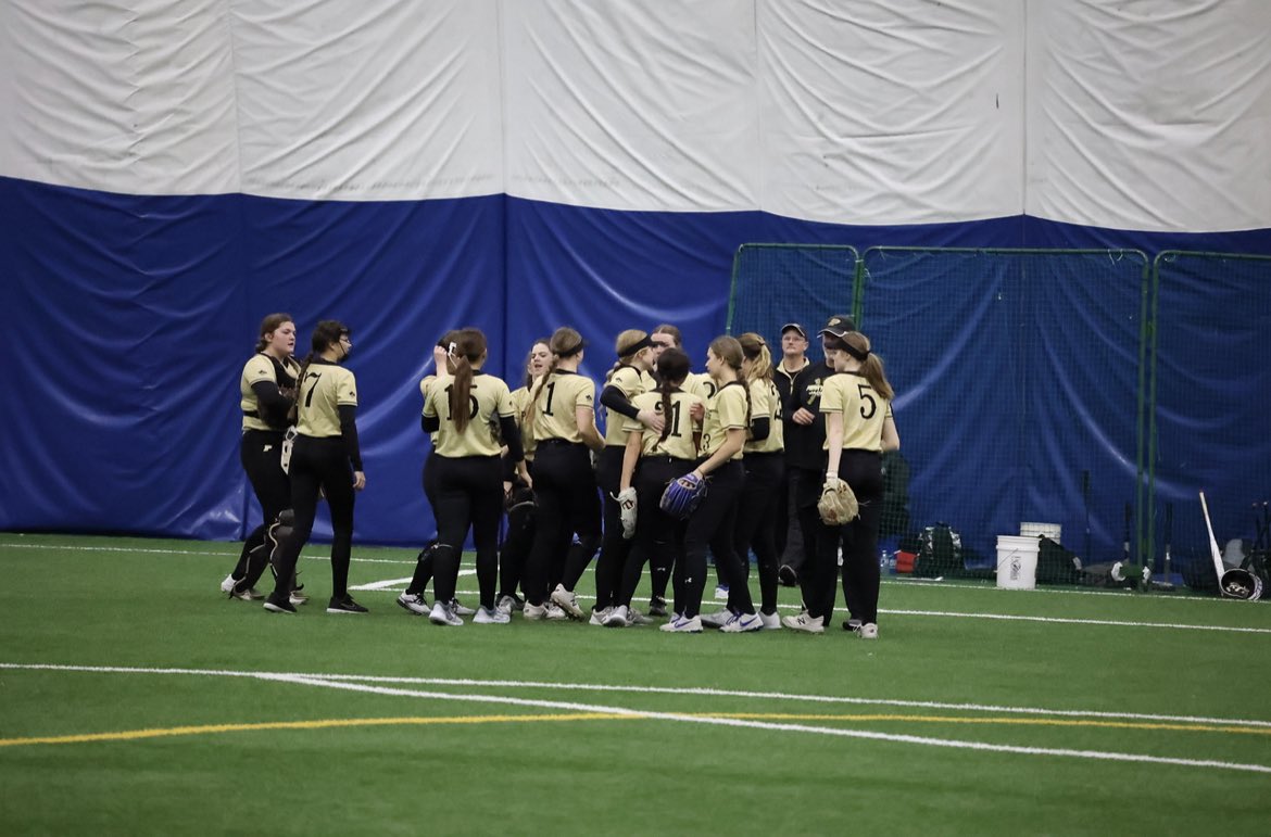 phssoftball01's tweet photo. Two scrimmages this morning at the dome‼️‼️
🆚Paulding - 12-0 W, @LeonardElla2024 with a 💣
🆚Trenton - 4-4 
UP NEXT➡️➡️ Thursday @ Archbold https://t.co/FsHaeu4yLS