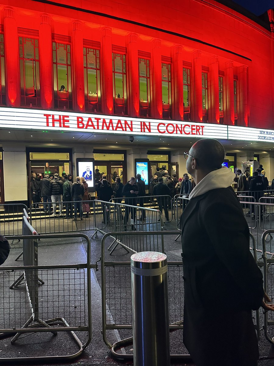 ThatGuyJakey's tweet image. Having the chance to watch one of my favourite films of all time live in concert with the amazing orchestra…absolutely amazing stuff. I’ve lost count but this should make the 10th time I’ve seen #TheBatman 😅 #LiveOrchestra @WarnerBrosUK @eventim_uk @MGPLiveNYC
