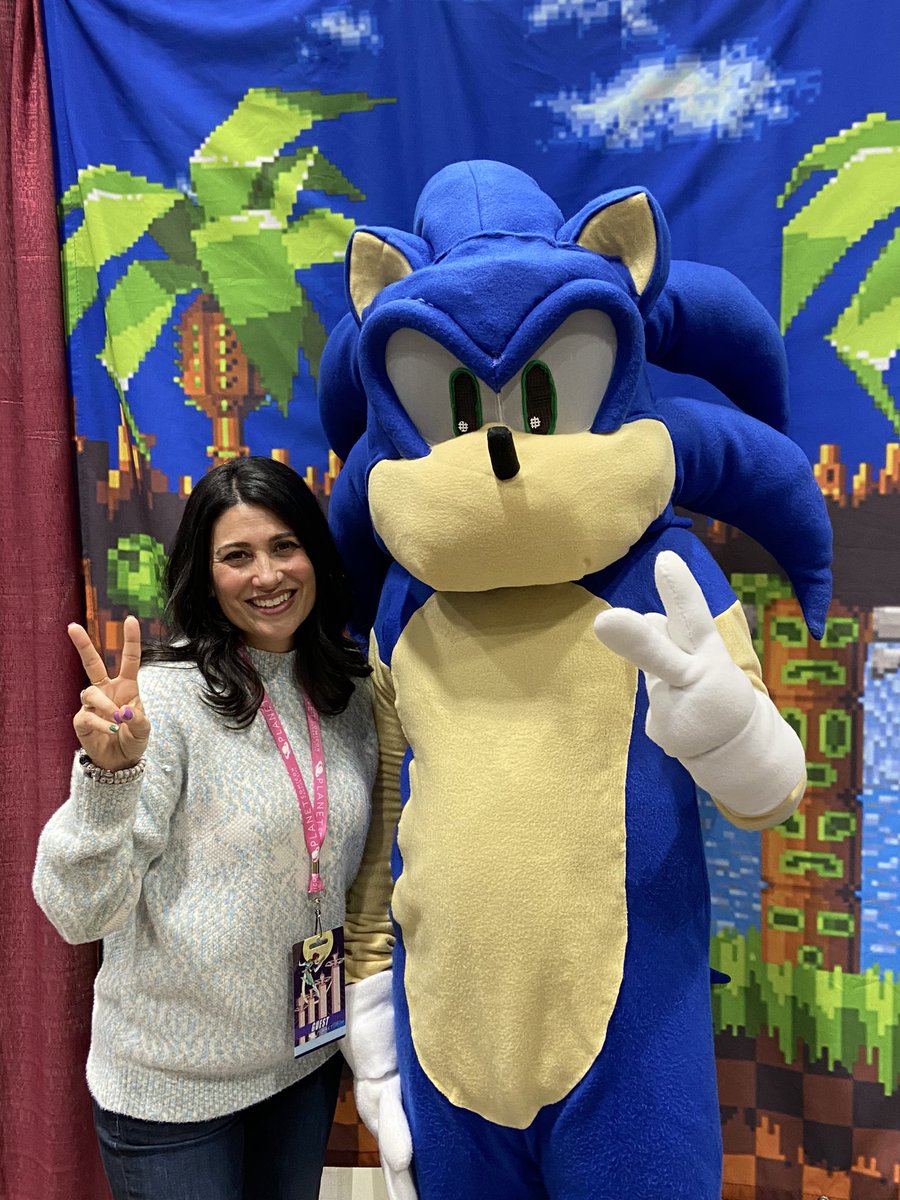 VOColleen's tweet photo. Amazing Cosplay! https://t.co/vgmCuEo5UT