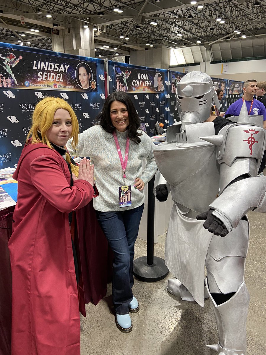 VOColleen's tweet photo. Amazing Cosplay! https://t.co/vgmCuEo5UT