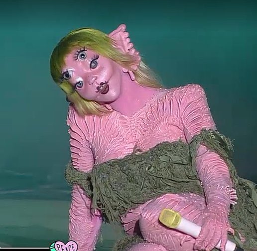 melspurgatory's tweet photo. Melanie Martinez - Lollapalooza Argentina setlist:

1. Dollhouse
2. Mad Hatter
3. Play Date
4. Show &amp; Tell
5. Lunchbox Friends
6. DEATH
7. BATTLE OF THE LARYNX
8. TUNNEL VISION
9. FAERIE SOIRÉE
10. EVIL
11. VOID https://t.co/Nqfi0BhW6i