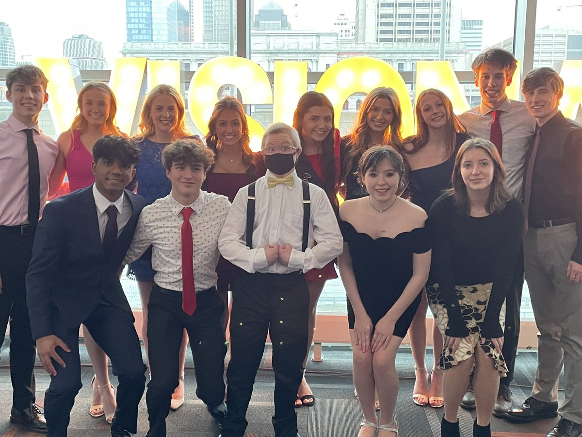 NRlilBears's tweet photo. It is unbelievable all of the good that this group of @RoyaltonSchools kids have done for cancer fighters like Mick! Thank you!  @LLSusa Student #LLSVisionaries of the Year https://t.co/uzxgOKeMgs