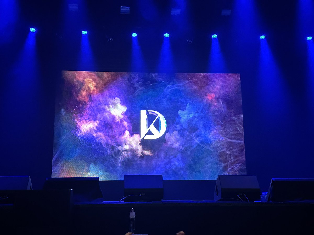 #FirstParadeinLA #KANGDANIEL #theWiltern