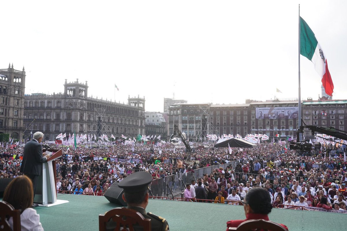 rosaicela_'s tweet photo. Una vez más el pueblo de #México 🇲🇽reafirma que respalda el proyecto de transformación encabezado por el Presidente @lopezobrador_.  #LaPatriaSeDefiende #PorElRescateDeLaSoberanía 
#85AñosExpropiaciónPetrolera https://t.co/QNx2bbhMZ5