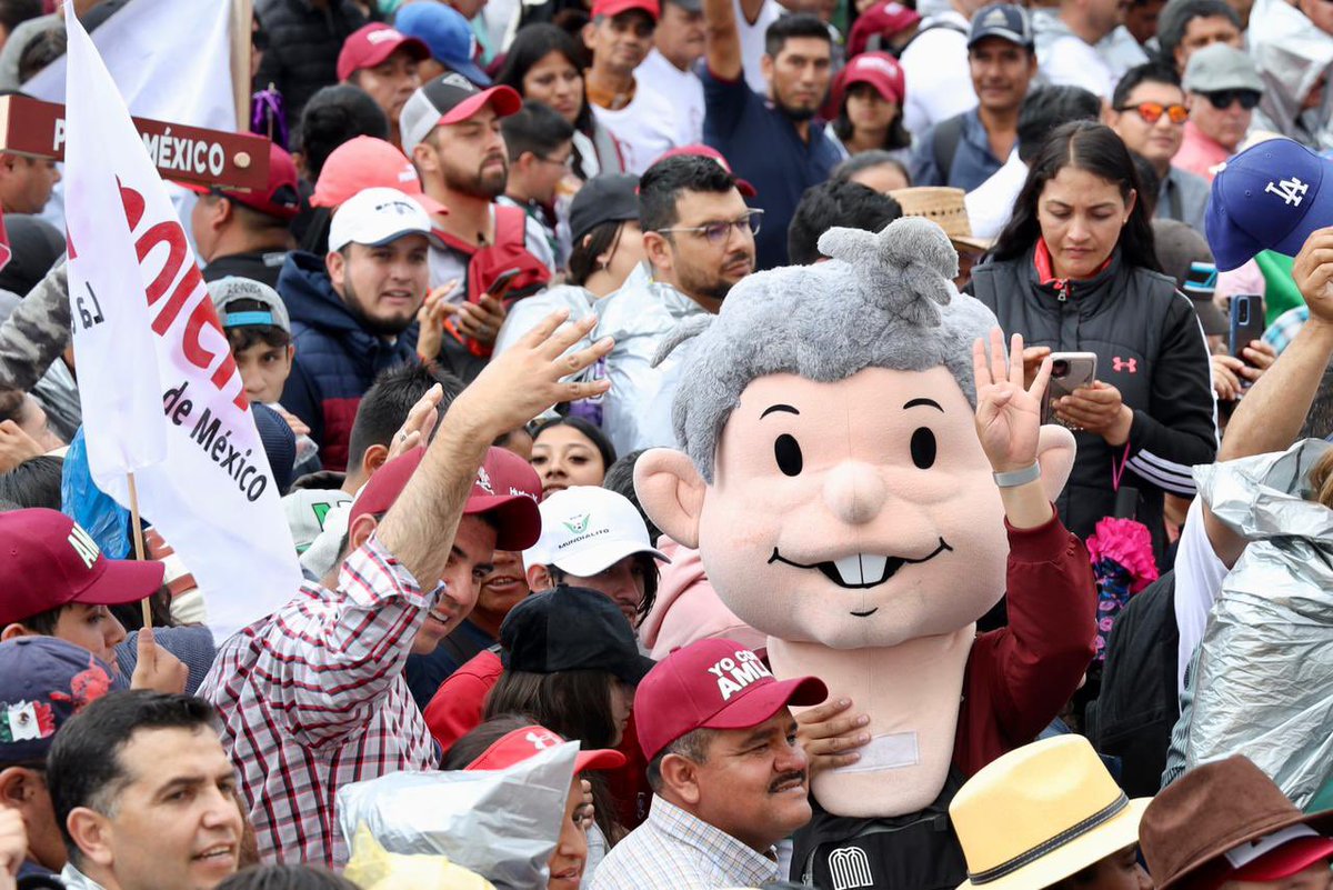 rosaicela_'s tweet photo. Una vez más el pueblo de #México 🇲🇽reafirma que respalda el proyecto de transformación encabezado por el Presidente @lopezobrador_.  #LaPatriaSeDefiende #PorElRescateDeLaSoberanía 
#85AñosExpropiaciónPetrolera https://t.co/QNx2bbhMZ5