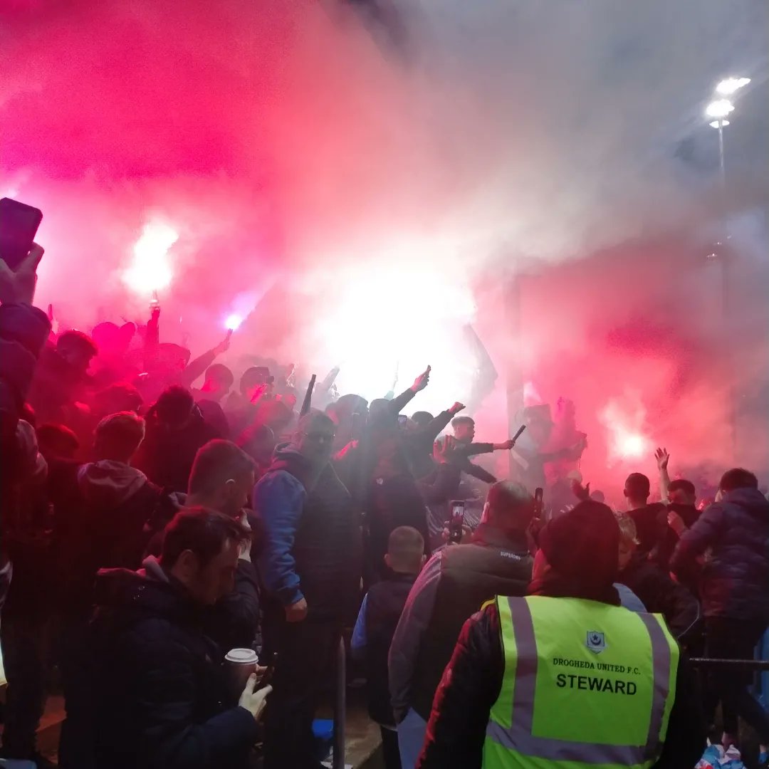 Robbyfootyfocus's tweet photo. New video • R.F.F. mini Of our Trip to the Louth Derby
https://t.co/aWa0MRFa1j
#drogheda #dundalk #loi #football #thefans #ultras #thesupporters #supportlocalfootball #suppotlocal #pyro #flares @DroghedaUnited @DundalkFC https://t.co/Lw0pEjUFSq