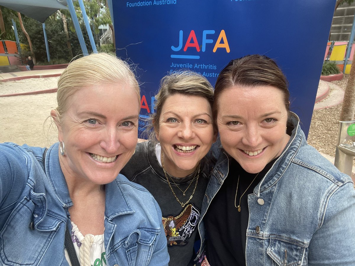 Celebrating Australia's first 
Juvenile Arthrtis Week (JAW) at Birrarung Marr with Victorian kids &amp; teens who have Juvenile Arthritis &amp; their families - with <a href="/RCHMelbourne/">The Royal Children's Hospital, Melbourne</a> fab paediatric rheumatology team members nurse practitioner Sarah Wilson &amp; Dr Georgina Tiller <a href="/JAFAforkids/">JAFA</a>
