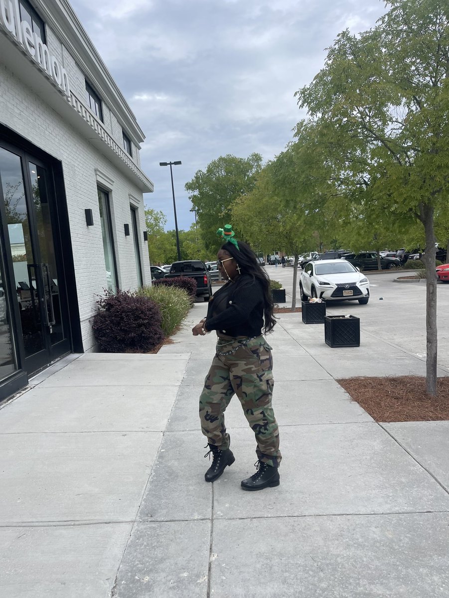 TheMochaMonroe's tweet photo. The #offguards always boot up ๐ฉ https://t.co/MFMEaxfBcQ