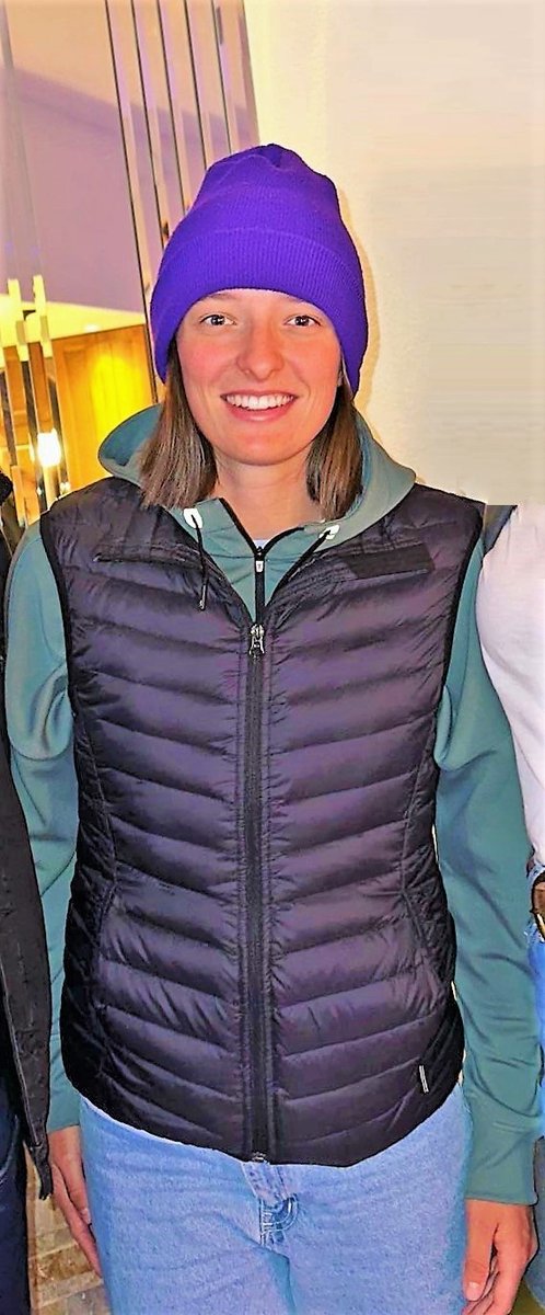 travel__Sports's tweet image. 💜  @iga_swiatek loves her #bulletProofVest 

Off to #MiamiOpen 🏟️