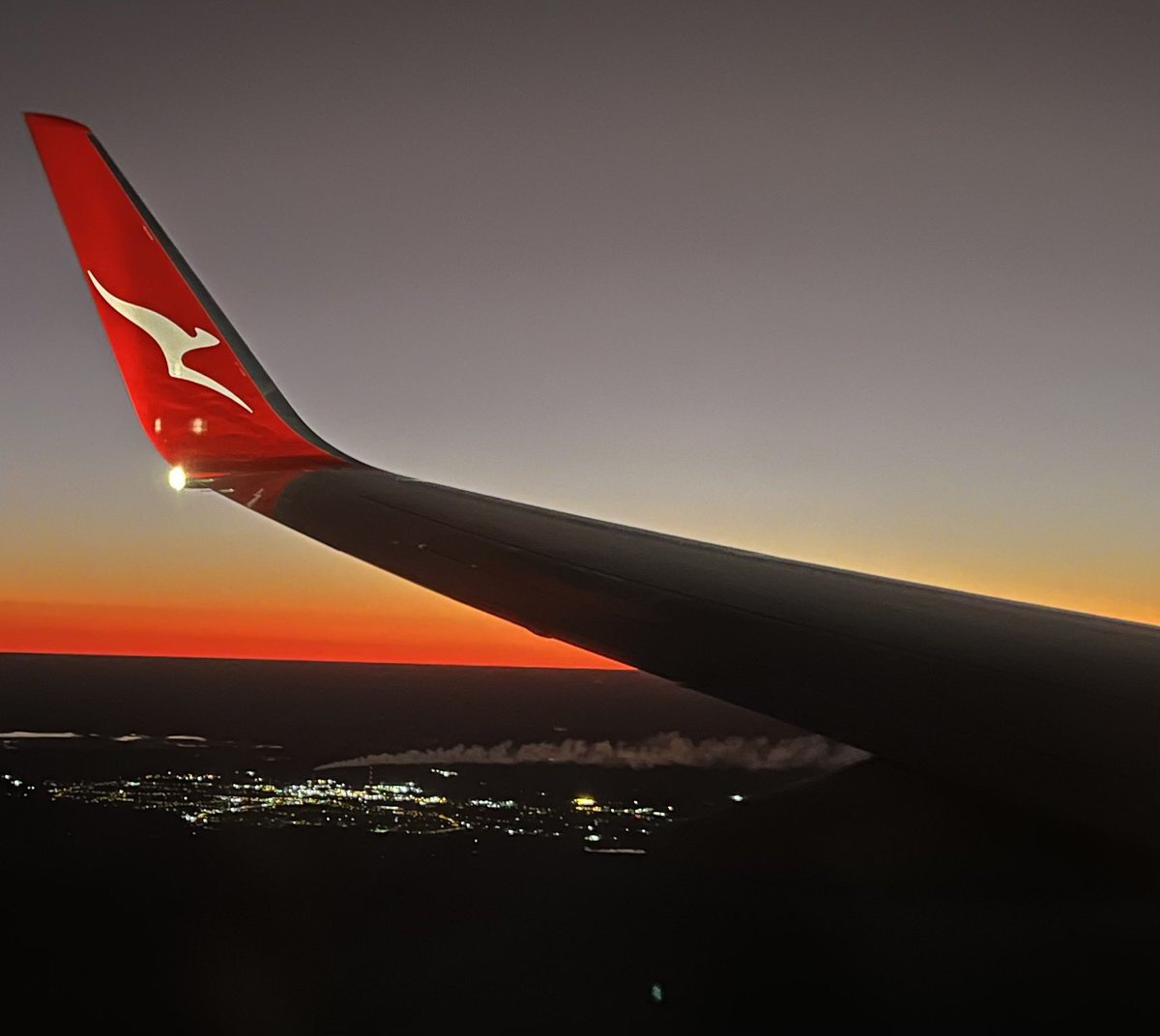 OscarChanda4's tweet photo. I just had to capture this beautiful view when taking off 🛫 from Brisbane international airport. #travelphotography https://t.co/wh4ZiqmhSl