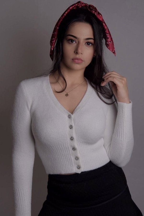 FrjN_f6acAAINYL?format=jpg&name=900x900