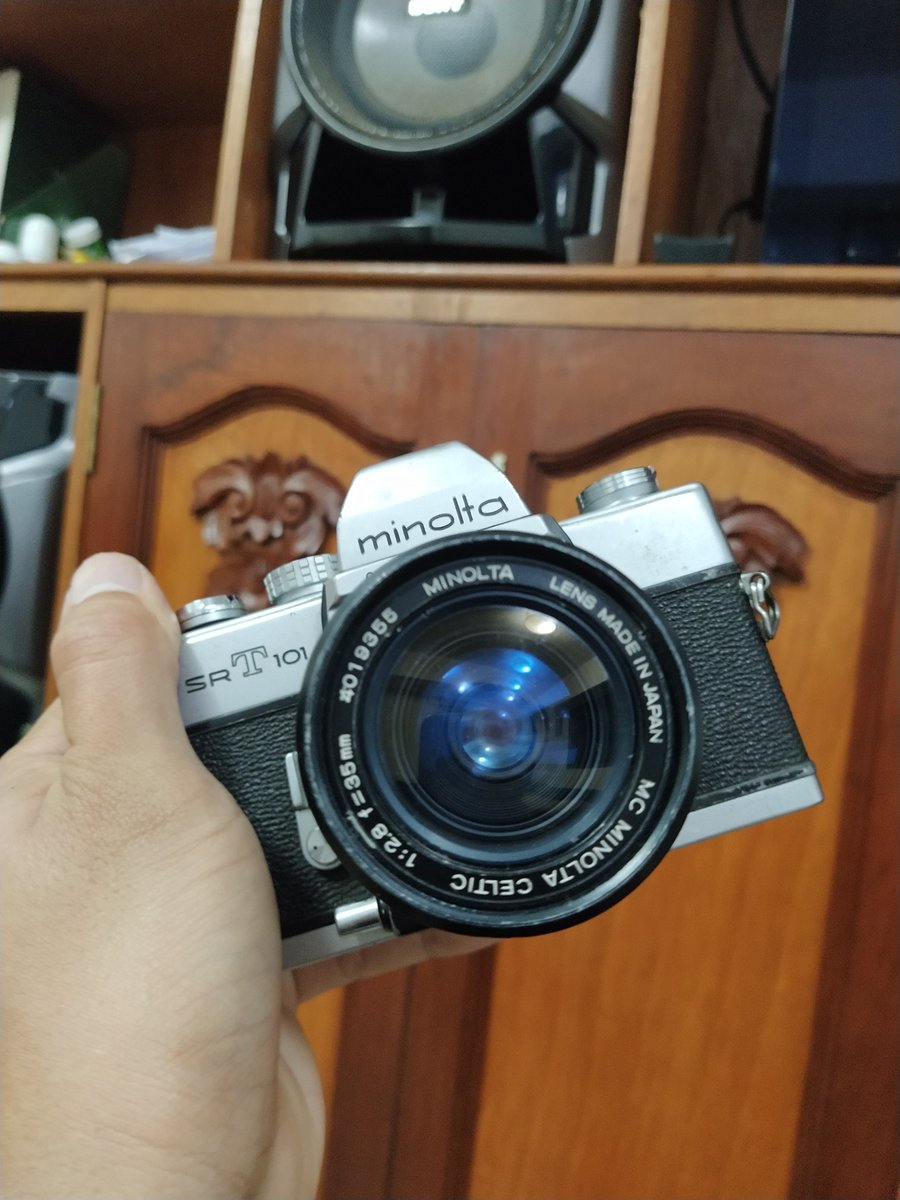 soyvecope17's tweet photo. Necesito de la magia de Twitter para poder vender mis cámaras📸ayudenme con un RT para poder llegar a más personas, tengo desde rollos 35mm, lentes hasta cámaras instantaneas. https://t.co/dYYx2B252r