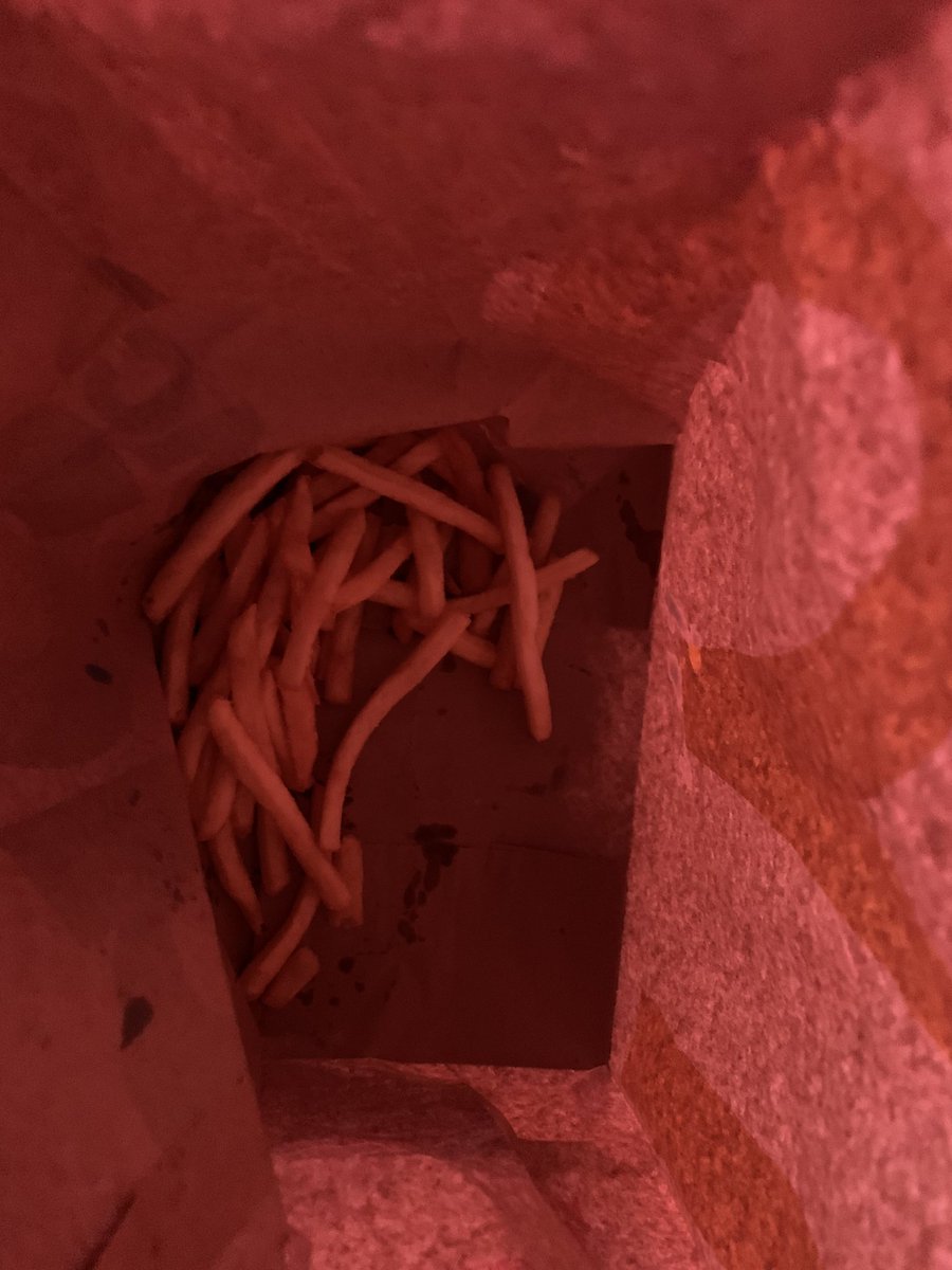 PhotosByRickyK's tweet photo. @McDonaldsUK so this is the new way to serve take away fries is it? Are you saving on packaging? #shameful https://t.co/SfcVTseSo9
