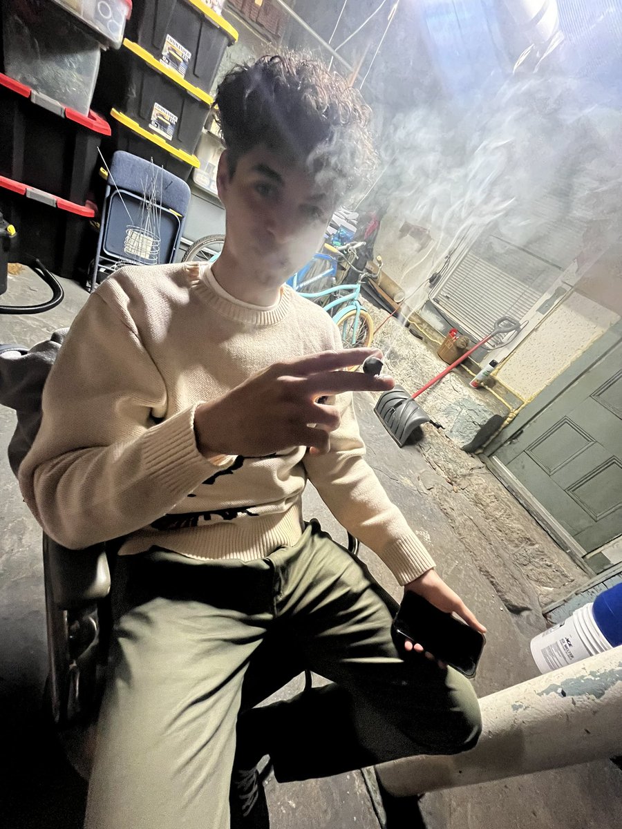 IzauLeo's tweet photo. someone please hit my boy Gabe up (he’s 6’5) #TrynaPutHimOn #bestfriend #LowkeyDrip https://t.co/zOKGEeRfcV