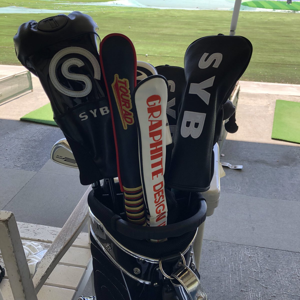 yoshimitsu2938's tweet image. FWとUTの練習に来ました🏌️‍♂️ カチャカチャ調整して遊んでます😆
#SYB #EG915
#graphitedesign