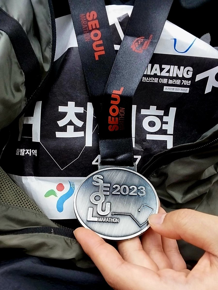 무릎부상으로 좋은 기록은 무리였지만
다같이 즐거운 완주-!!! *_*
#2023 #서울마라톤 #seoulmarathon #10km🏃 #PON