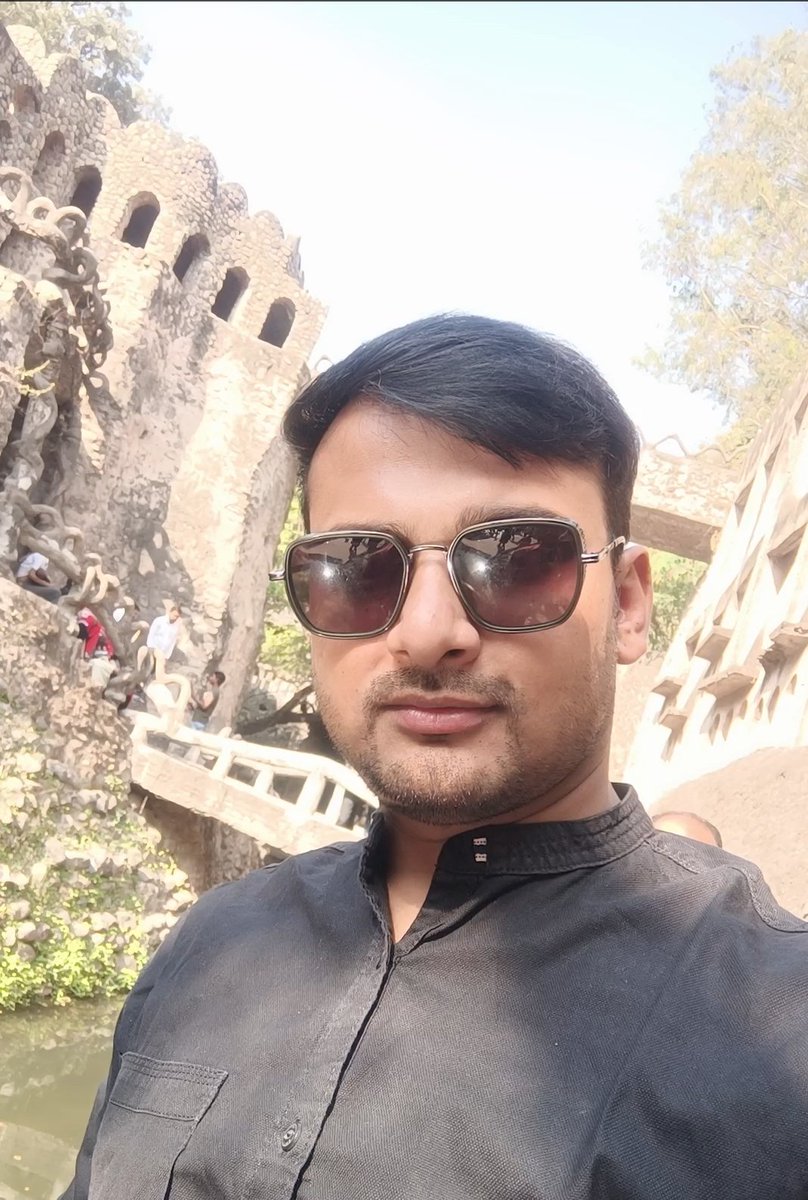 mrahul002's tweet photo. Rock pic in Rock garden (Chandigarh) #Chandigarh #tourism https://t.co/8FauR5oVGU