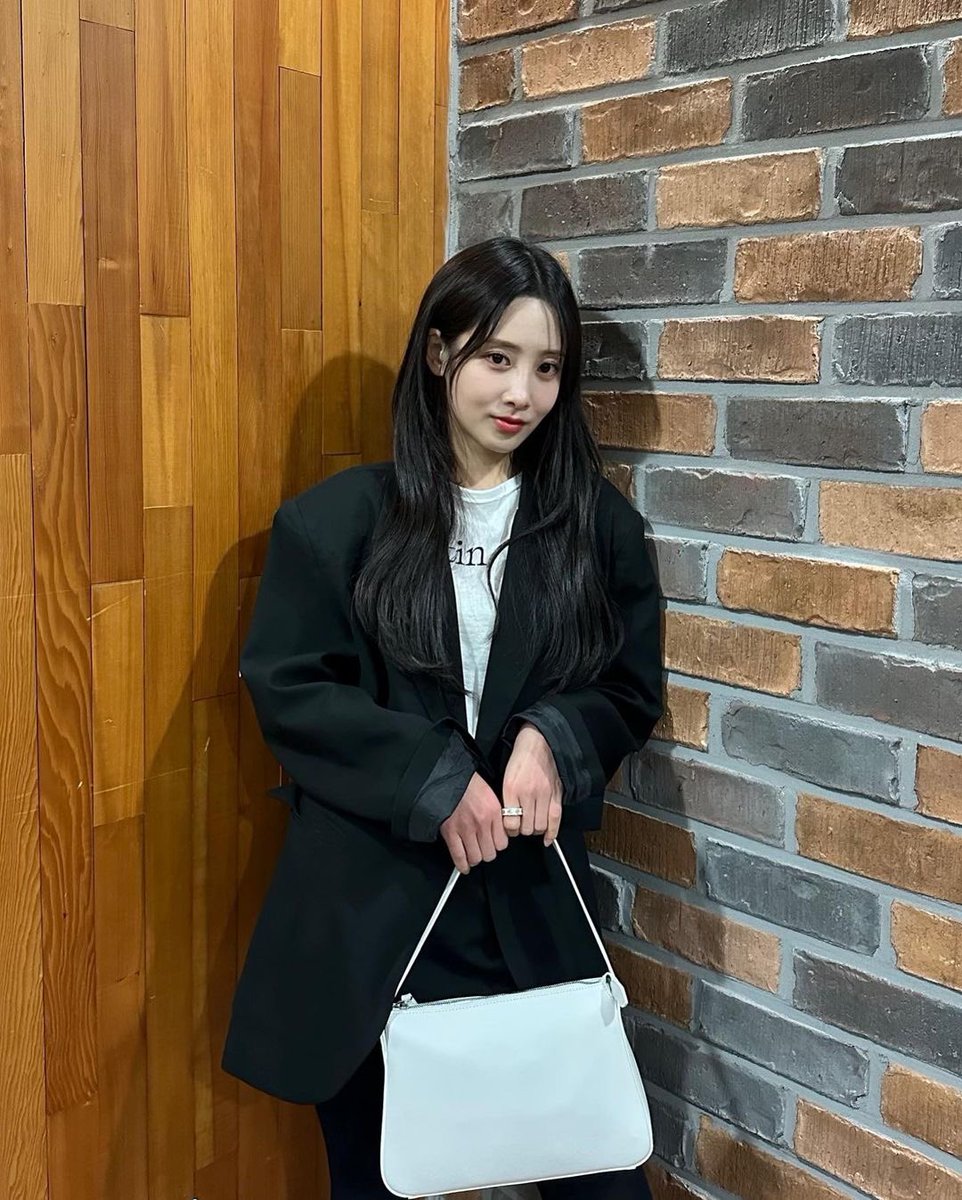daily_yoojiae's tweet photo. 〖📸〗230319 | #JYAESTAGRAM Update

🔗 https://t.co/8KrEkZ6T3h

#유지애 #지애 #YooJiae 
#Lovelyz #러블리즈 #Jiae https://t.co/BgyDRNqrAE