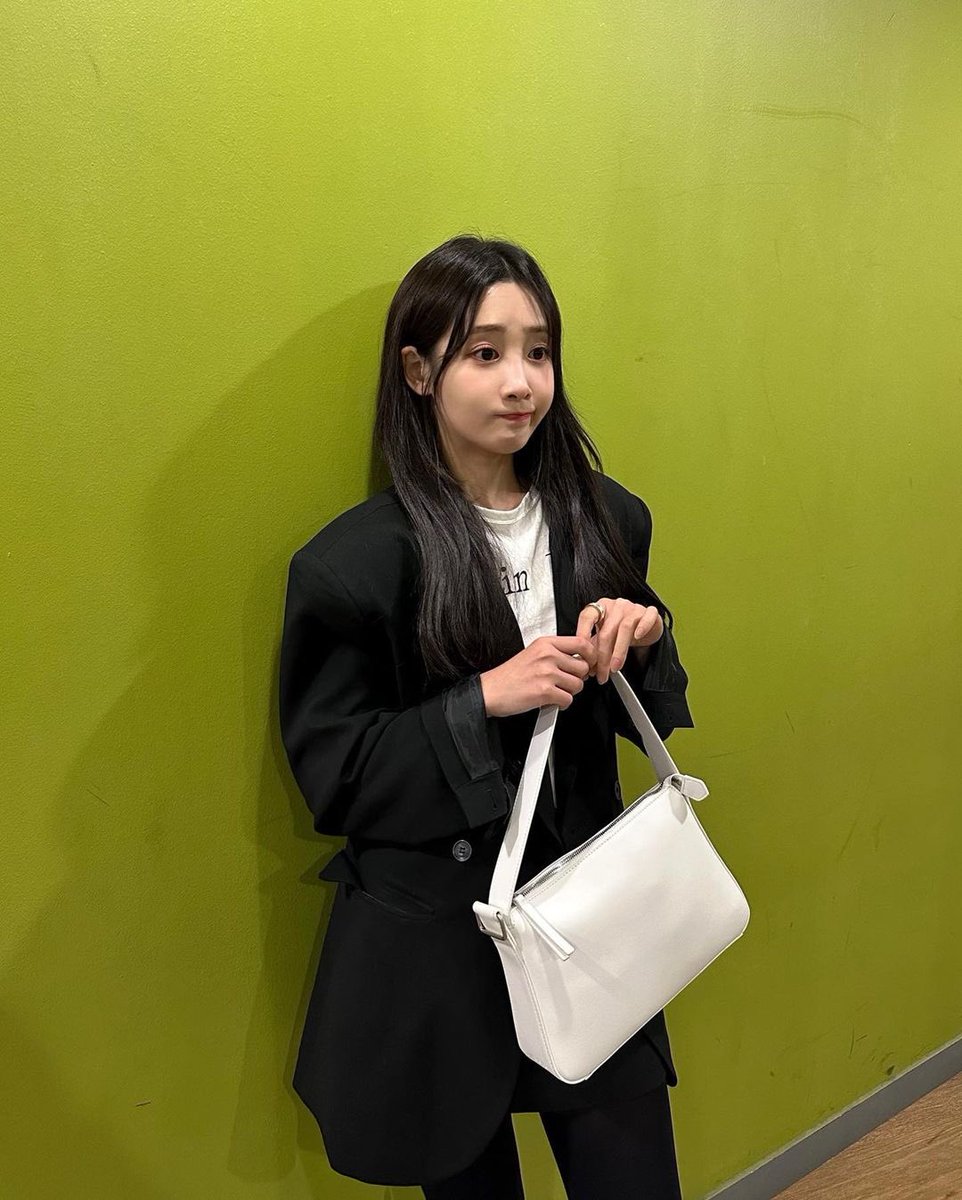 daily_yoojiae's tweet photo. 〖📸〗230319 | #JYAESTAGRAM Update-2

🔗 https://t.co/8KrEkZ6T3h

#유지애 #지애 #YooJiae 
#Lovelyz #러블리즈 #Jiae https://t.co/cBEiTrYhiu