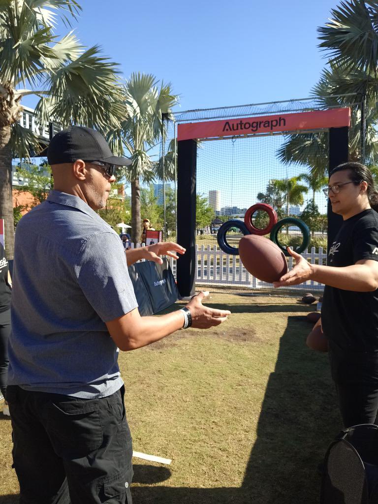 RandallFarr2's tweet photo. @Autograph @TomBrady https://t.co/duioLbJlL7