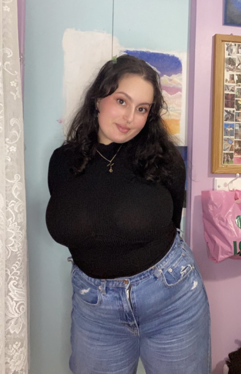 cris ️‍🔥 on Twitter: "ps my onlyfans is 50% off rn for 1 day only in celebration of me hitting