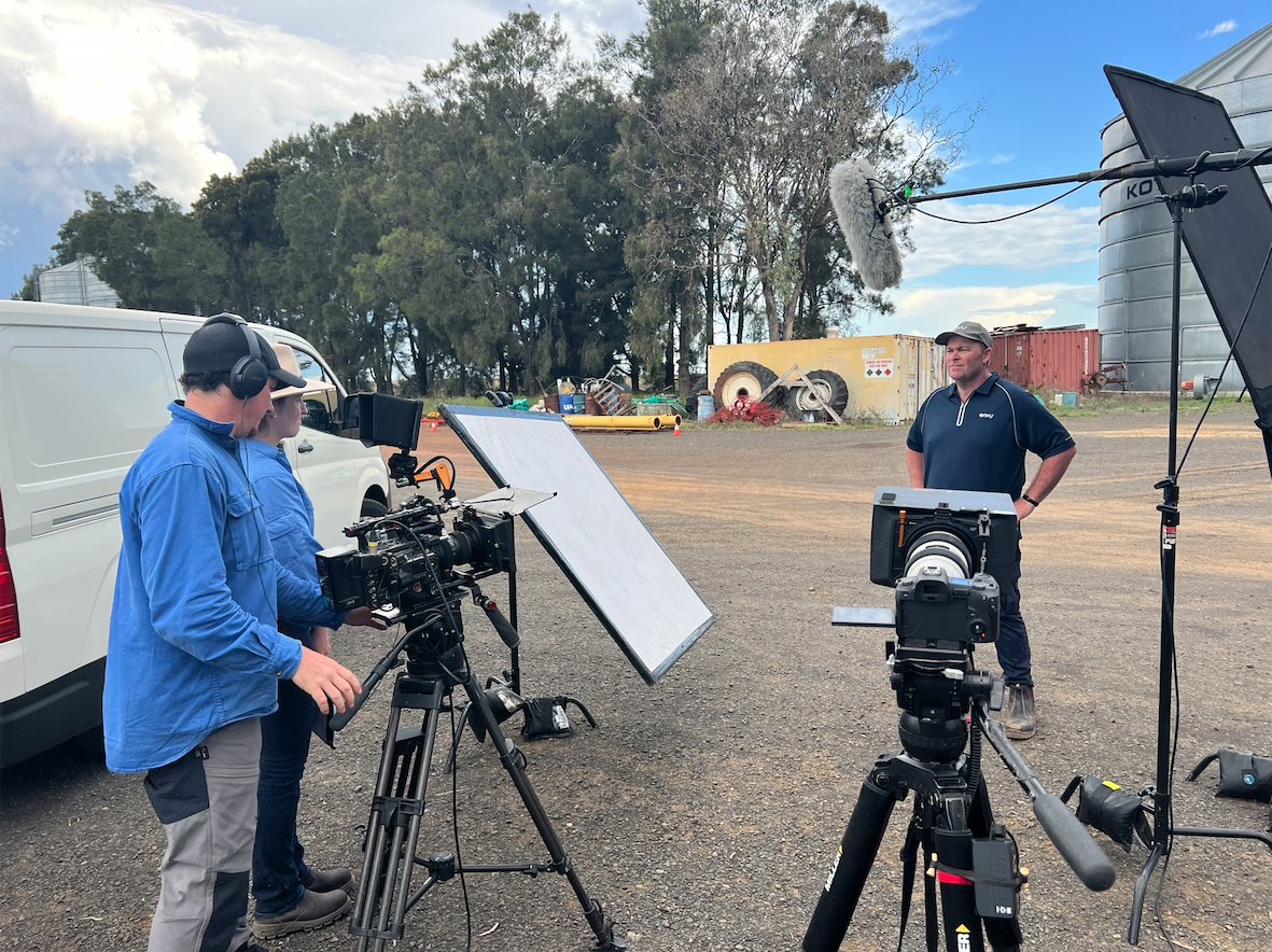 cussonsmedia's tweet photo. The team headed north of Dalby this week to capture footage in and amongst silos and sorghum crops for videos on a grain protectant. We can’t wait to see the final product 🚜🌾🌞

#australianagriculture #videocontent #remotefilmingsolutions #macalister #westerndowns https://t.co/tk1YKGclFw