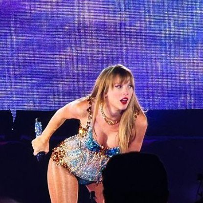 hilo de fotos /videos de taylor swift en su segundo concierto de the eras tour ❤️‍🔥 rt para salvar vidas
