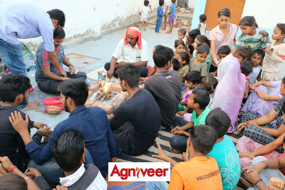 agniveer's tweet photo. Agniveer's #HinduEktaYajna &amp; #JaneuForAll to unite all as one pariwar irrespective of Jati. It's high time we leave differences aside &amp; unite for a bigger purpose. Let not Adharmics take unfair advantage of diversities. Support our Yajna &amp; help Hindus unite 🙏🏻 https://t.co/EESFzs6e6g